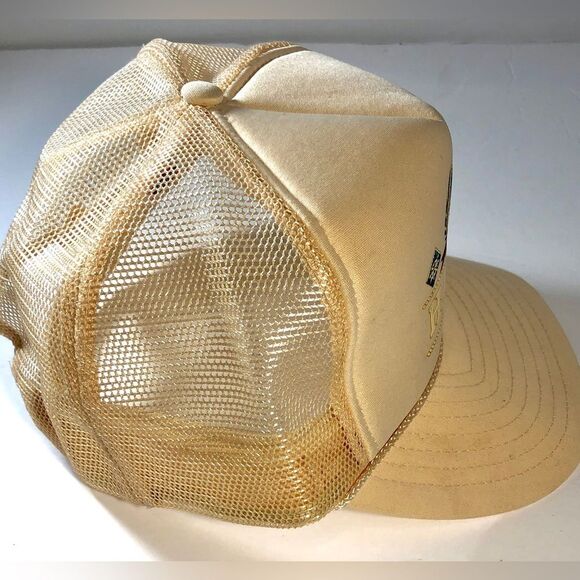 Vintage Hawaii Sailing Club, Mesh Embroidered Snapback Tourist Cap - Picture 2 of 6